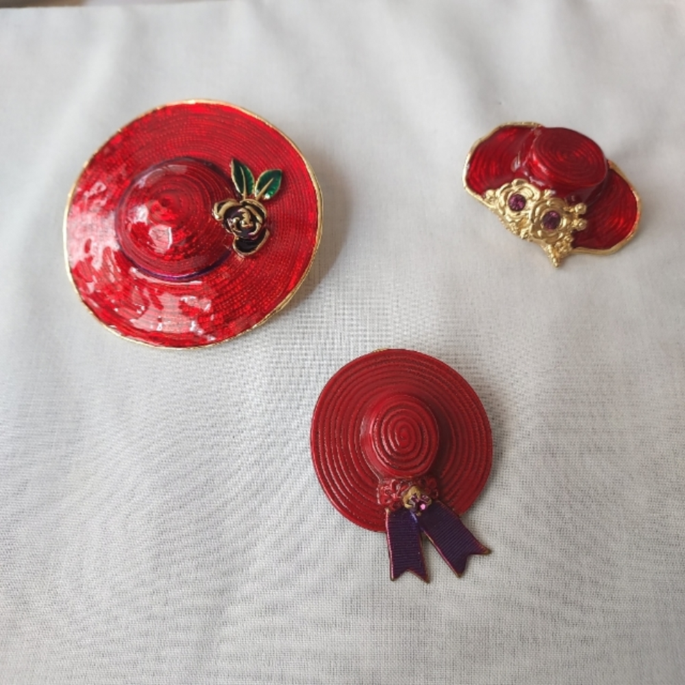 Red Hat Society brooch